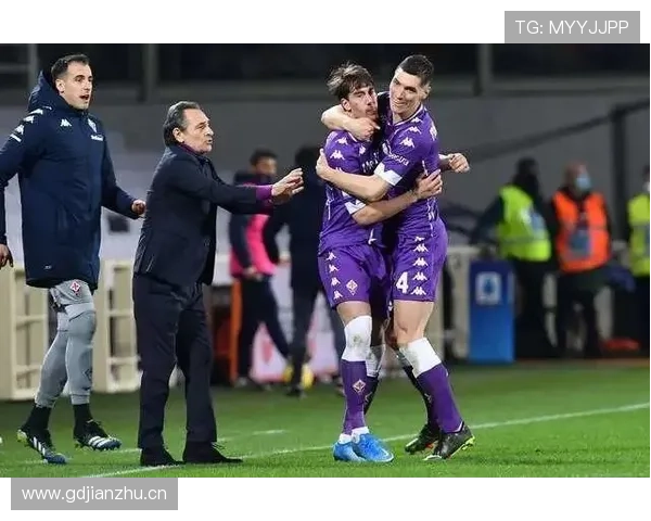 弗拉霍维奇从紫百合锋霸到斑马支点的角色转变解析 弗拉霍维奇从紫百合锋霸到斑马支点的角色转变解析