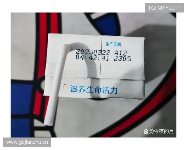 易建联家里冰箱贴满训练计划，连牛奶保质期都按秒算